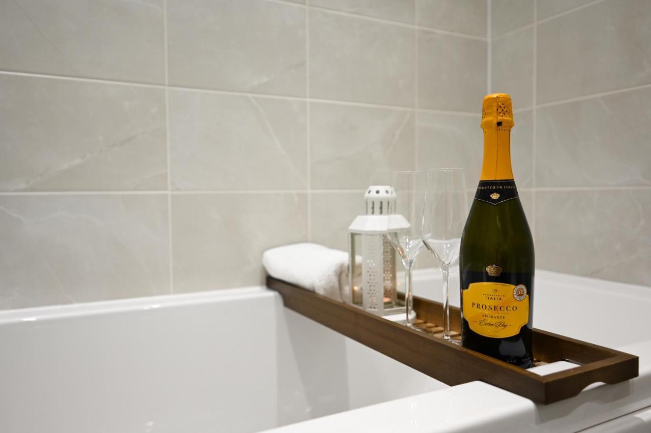 Luxury 4 Bed House With Gated Parking In The Heart Of Birmingham!アパートメント エクステリア 写真